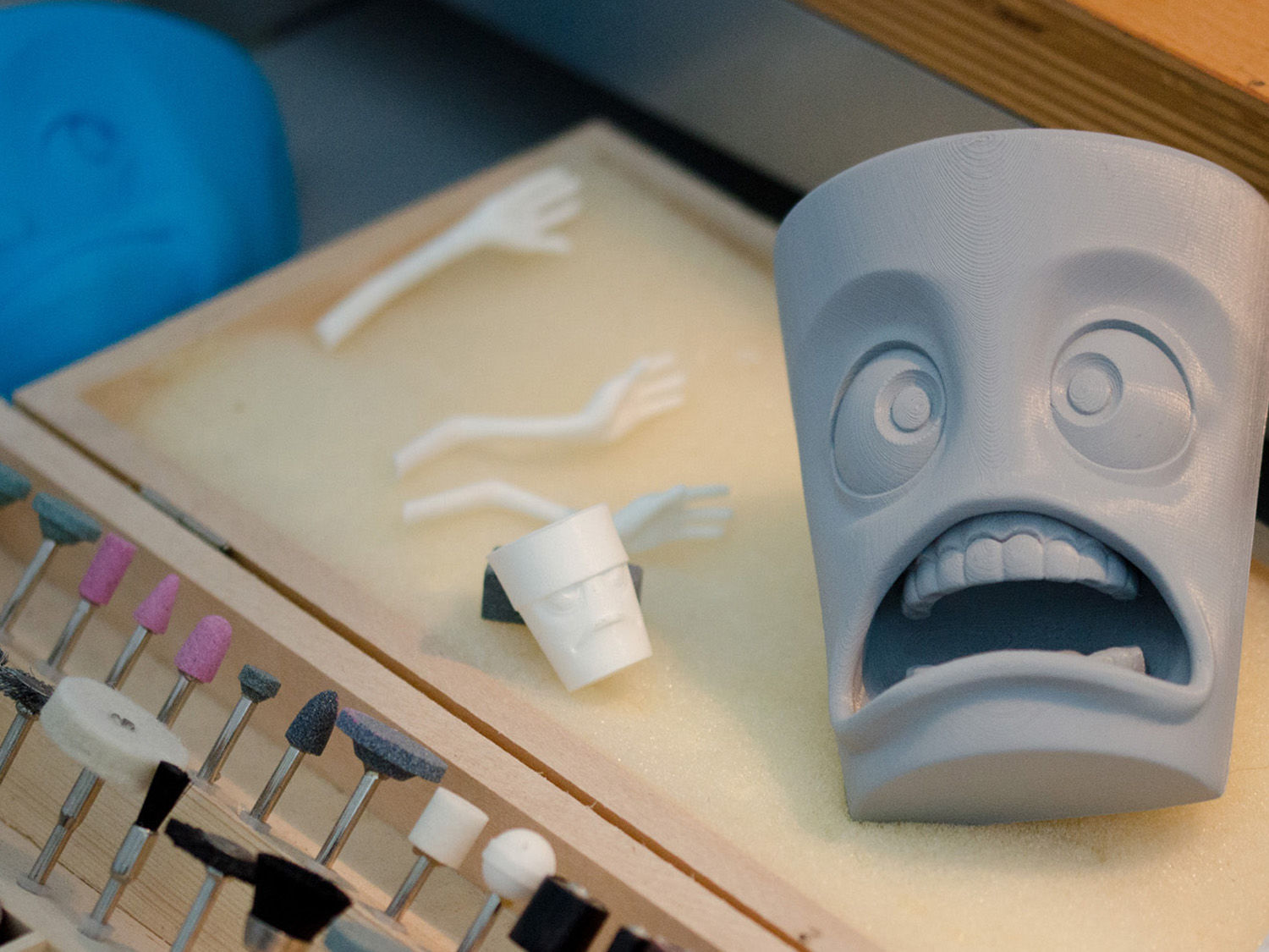 I created an AAAAHHHRG! pose in the 3D program, which I found super funny. Like I mentioned earlier, that was one of about 30 total shapes of which the character’s technical set-up is composed. Then I took the shape and printed it on our in-house 3D-printer, just to see what it would look like in real life. But that was more of a creative departure, a side-product of the whole mugs production, if you will. But naturally, that’s a pretty extreme facial expression, which will be hard to combine with the other shapes. At the same time, it’s characteristic of the expressive nature we’re going for in the new mugs line.