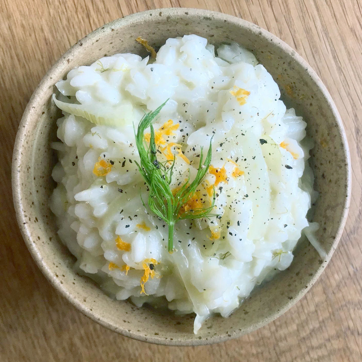  Some time ago, we here at FIFTYEIGHT management thought about ways in which we can support our employees even better while strengthening morale and team spirit. The main requirement: This was to be a regular, consistent event that would be enjoyed by everyone on the team… Not an easy task, but finally we had an idea: Host regular lunches with the entire FIFTYEIGHT crew enjoying delicious foods at our office dining table! 